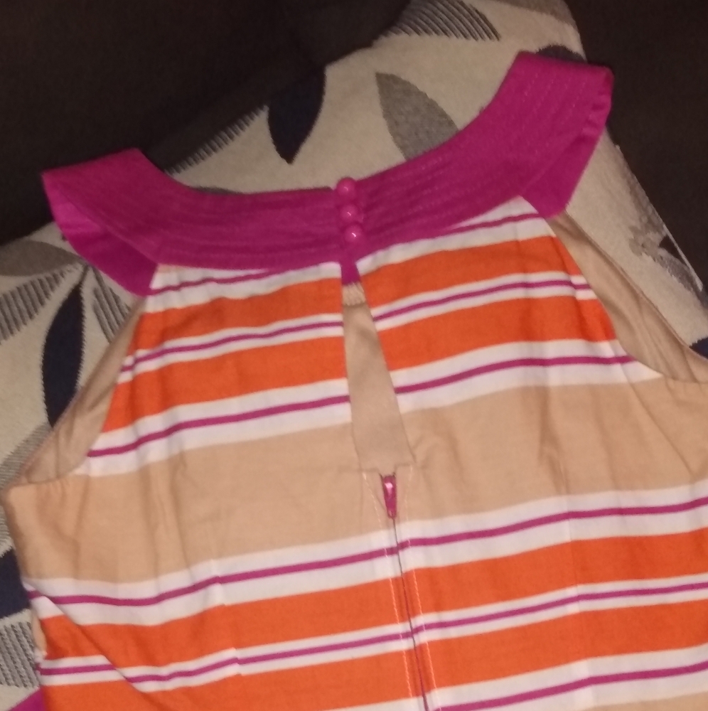 Dress - Picture 4 of 4
